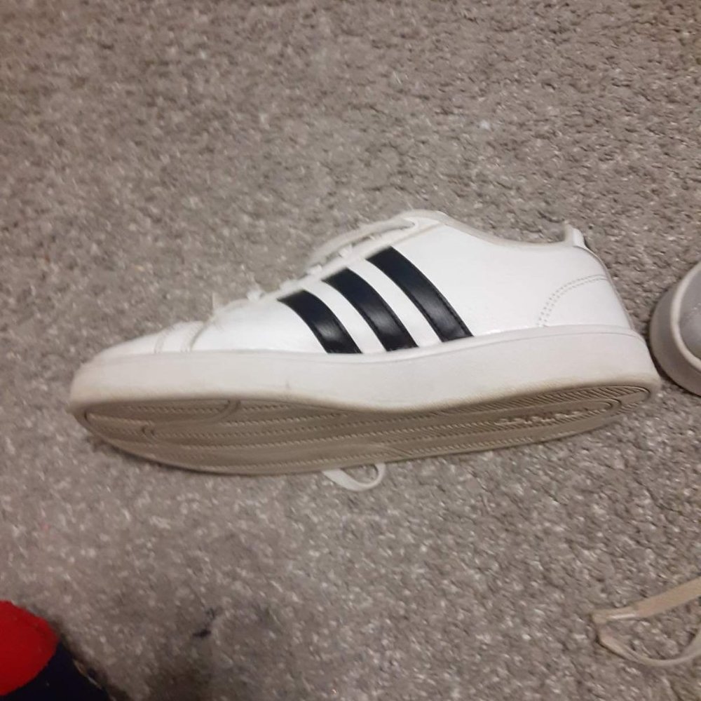Women's Size 8.5 Adidas Cloudfoam Advantage Shoes White w/ Black Stripes - Picture 5 of 15